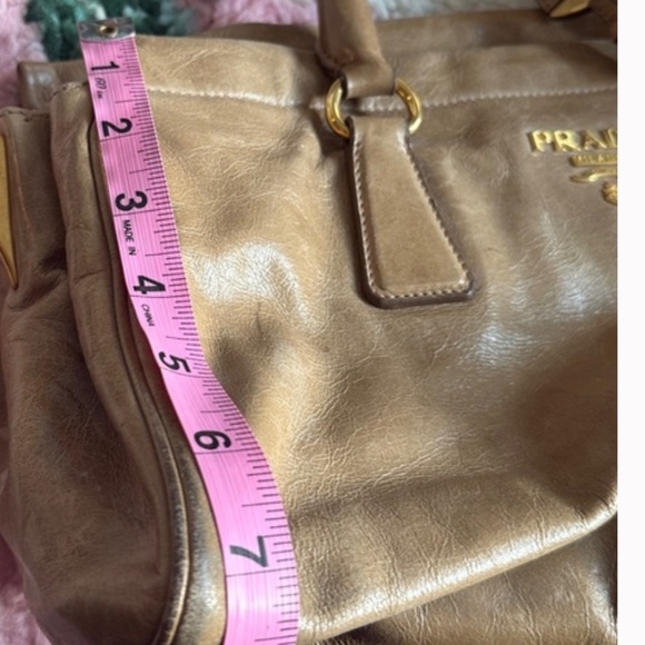 Prada Caramel Beige Lambskin Handbag with Gold Hardware (100% Authentic) - Picture 4 of 6